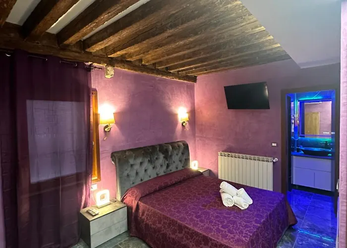 招待所 Rainbow Biennale 3*