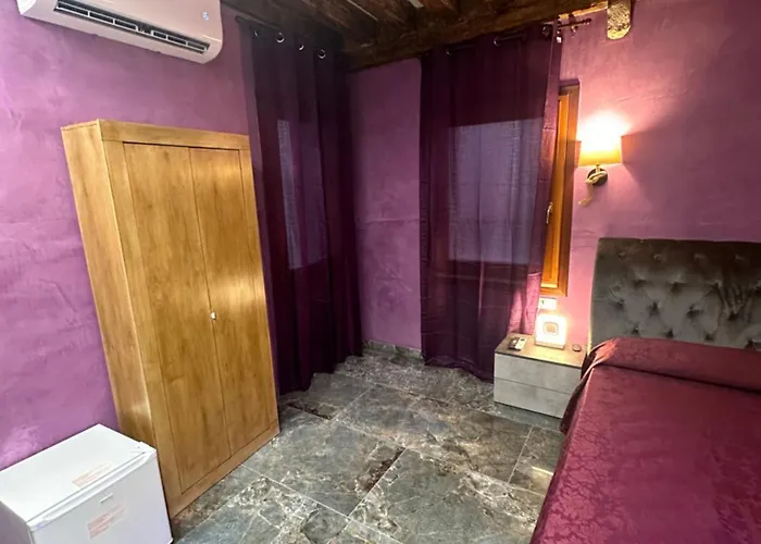 Rainbow Biennale 招待所